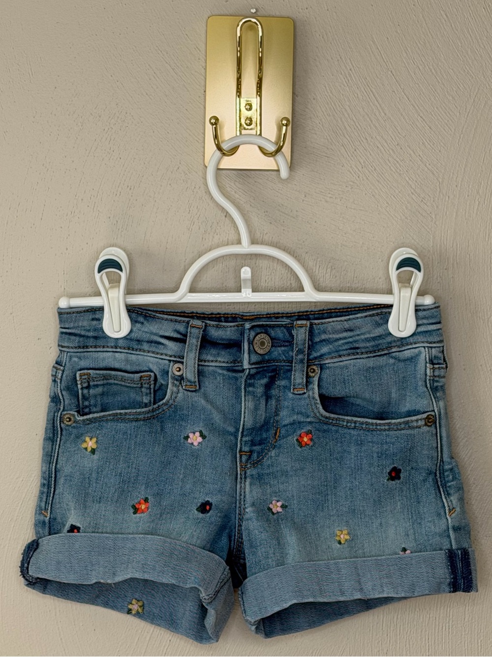 GAP Girl’s Embroidered Floral Denim Cuffed Shorts size 8